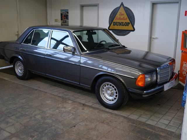 Mercedes-Benz 280 E