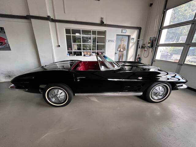 Chevrolet Corvette Sting Ray Convertible