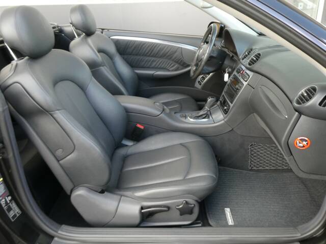 Mercedes-Benz CLK 320