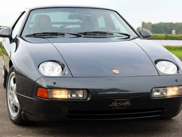 Porsche 928 S4