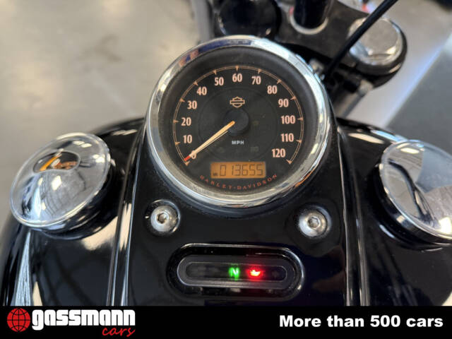 Harley-Davidson Dyna Street Bob FXDB