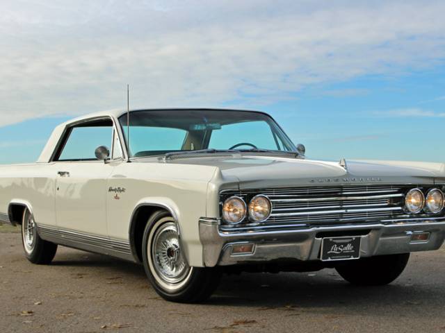 Afbeelding 1/27 van Oldsmobile Ninety-Eight Sports Coupe (1963)