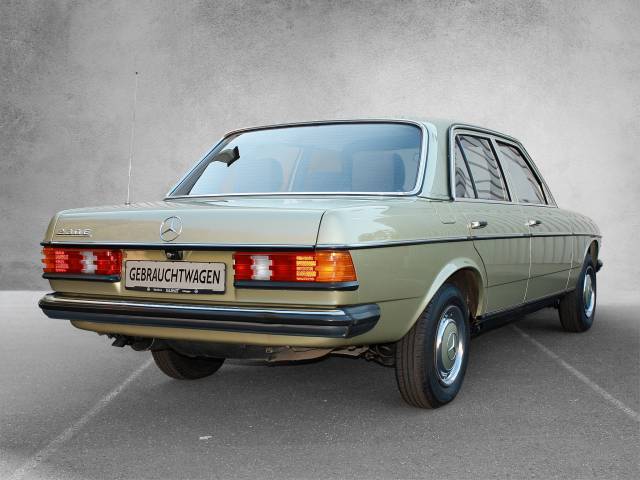 Mercedes-Benz 230 E
