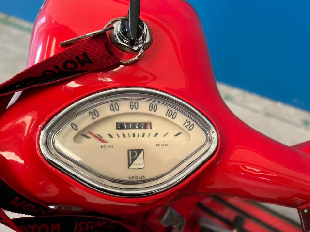 Piaggio Vespa 180 SS
