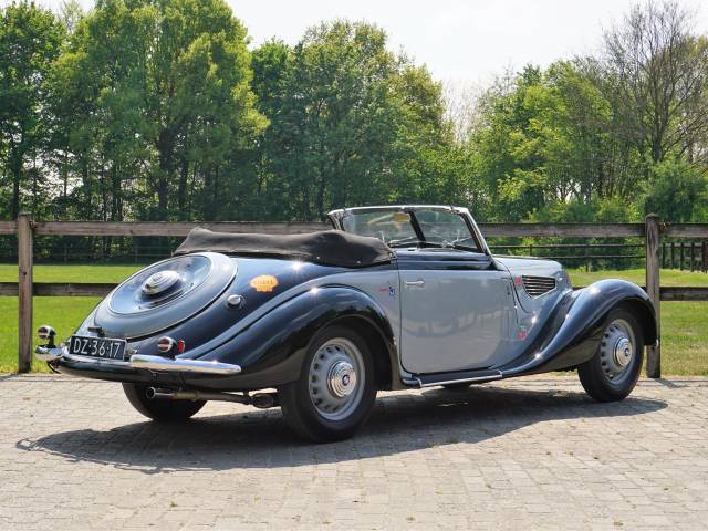 BMW 327
