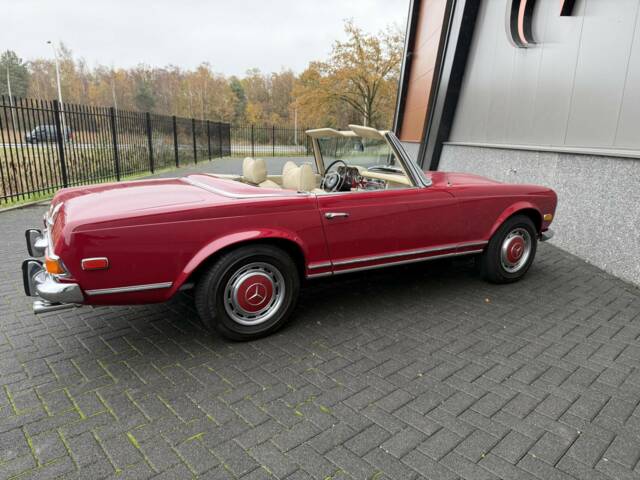 Mercedes-Benz 280 SL