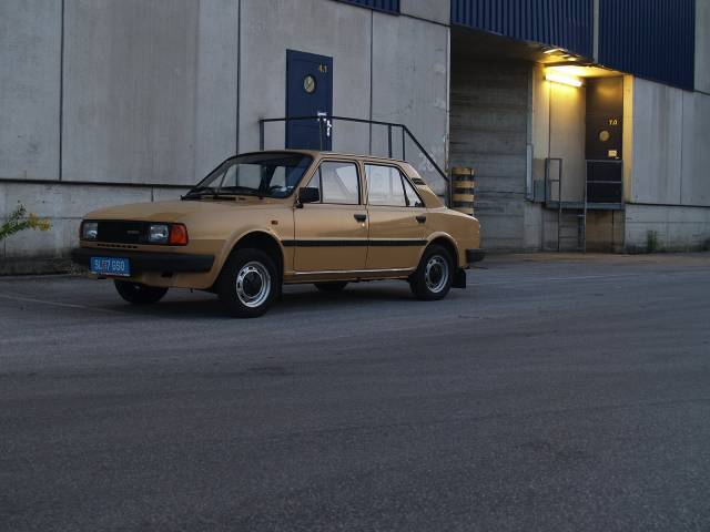 Skoda 105 L