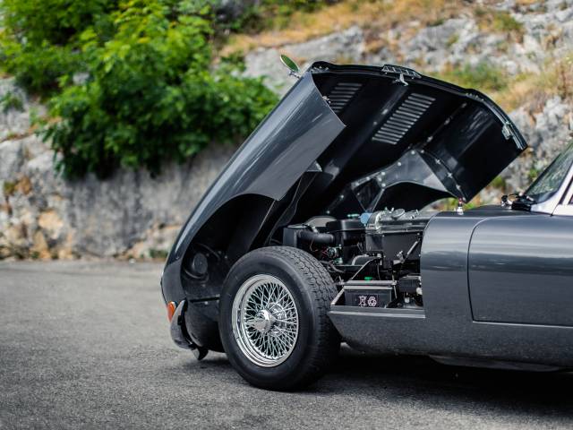 Jaguar E-Type 3.8