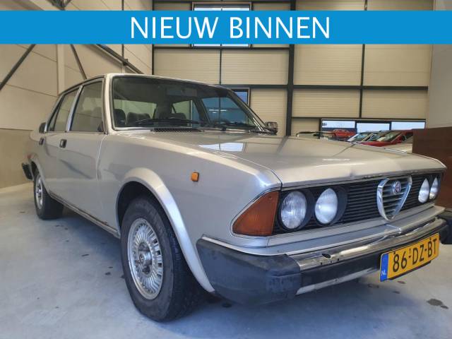 Bild 1/22 von Alfa Romeo Alfa 6 - 2.5 (1981)