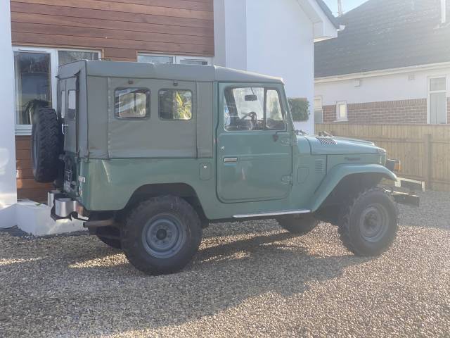 Toyota Land Cruiser FJ 40