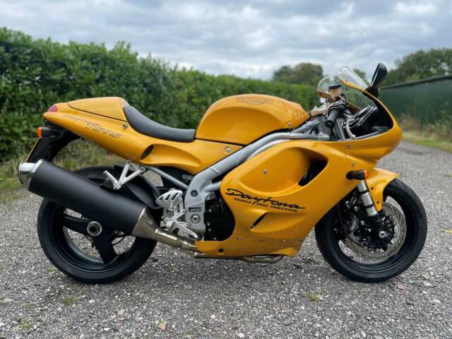 Triumph Daytona T595