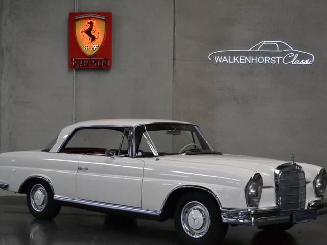 Mercedes-Benz 250 SE