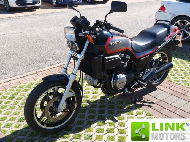 Bild 1/10 von Honda DUMMY (1985)