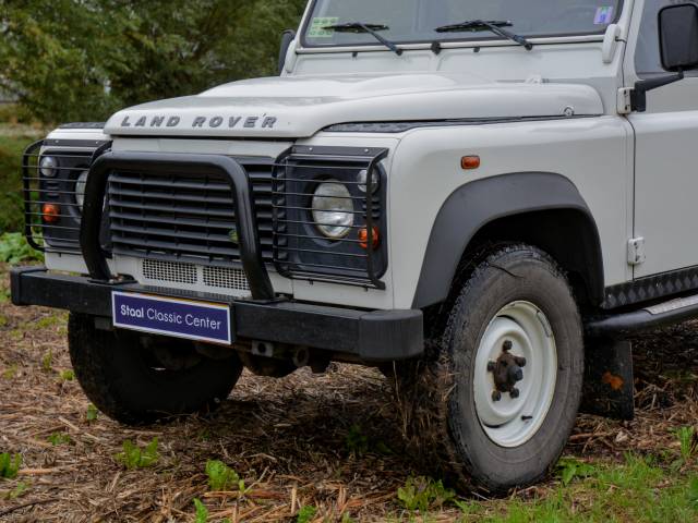 Land Rover Defender 110