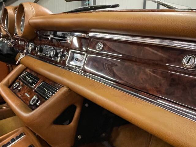 Mercedes-Benz 280 SE