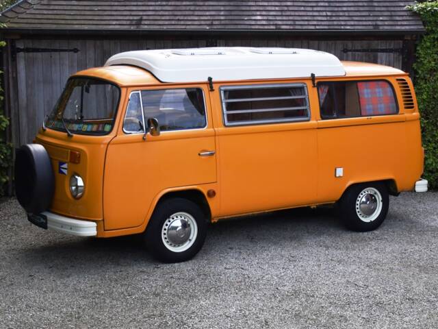 Image 1/49 of Volkswagen T2b Camper (1978)