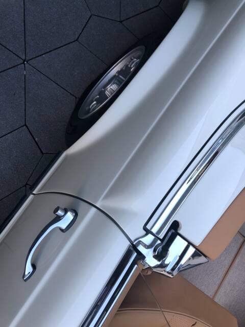 Mercedes-Benz 230 SL
