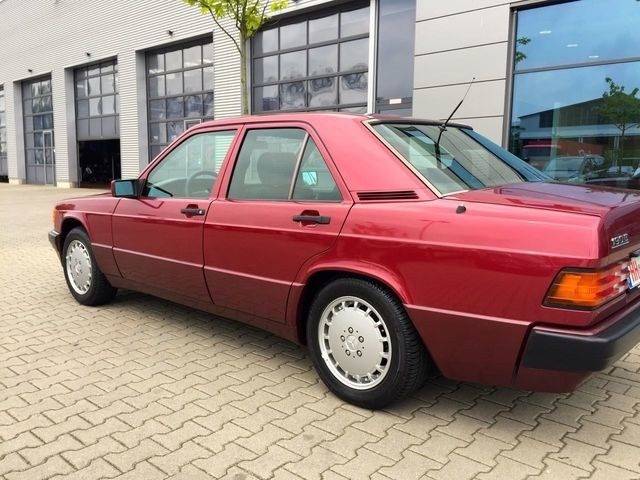 Mercedes-Benz 190 E 2.6
