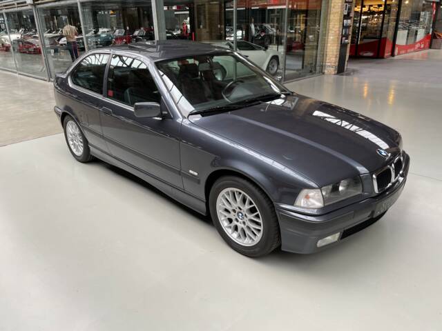 BMW 323ti Compact