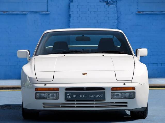 Porsche 944 S2