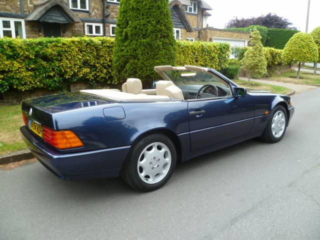 Mercedes-Benz SL 320