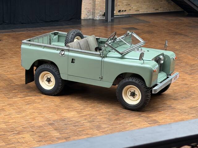 Land Rover 88