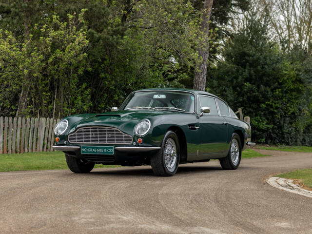 Image 1/52 of Aston Martin DB 6 (1967)