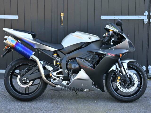 Yamaha YZF-R1