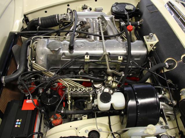 Mercedes-Benz 230 SL