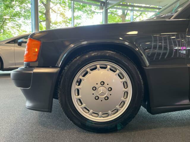 Mercedes-Benz 190 E 2.3-16