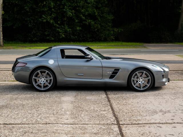 Mercedes-Benz SLS AMG