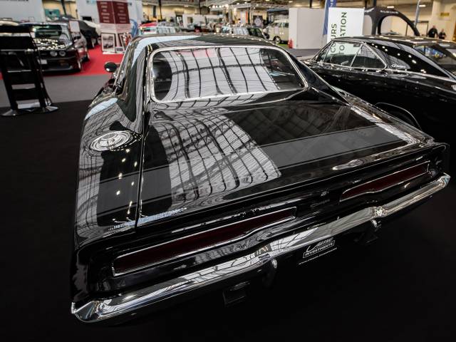 Dodge Charger 318