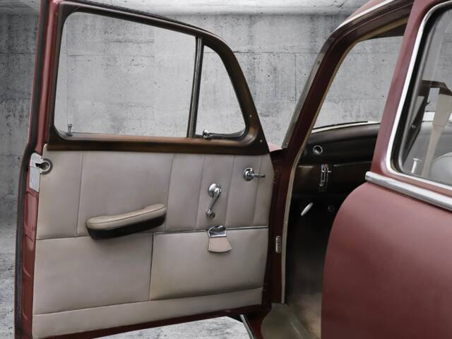 Mercedes-Benz 220 S