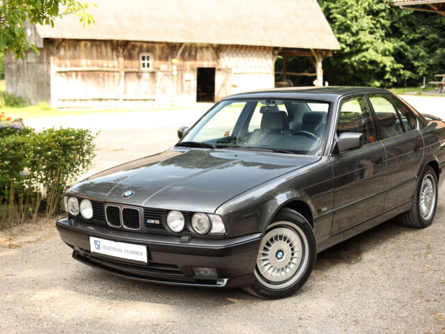 Image 1/76 of BMW M5 (1989)