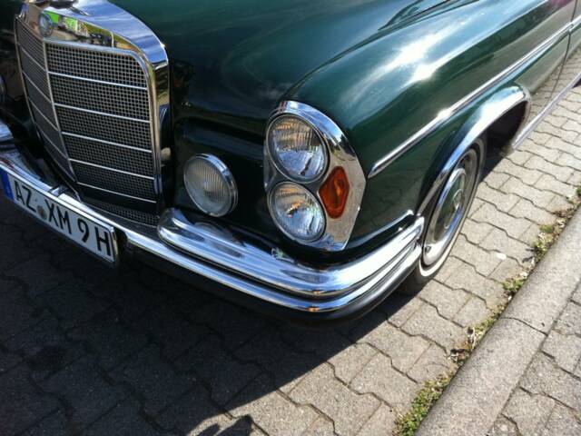 Mercedes-Benz 250 SE