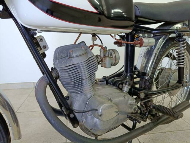 Moto Morini Corsaro 125
