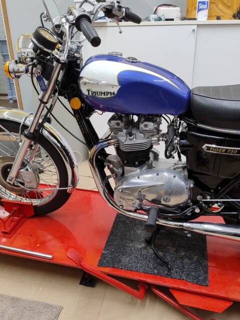 Triumph TR 7 V Tiger 750