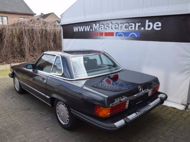 Mercedes-Benz 560 SL