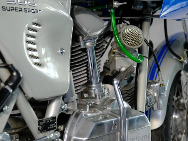 Ducati 900 SS