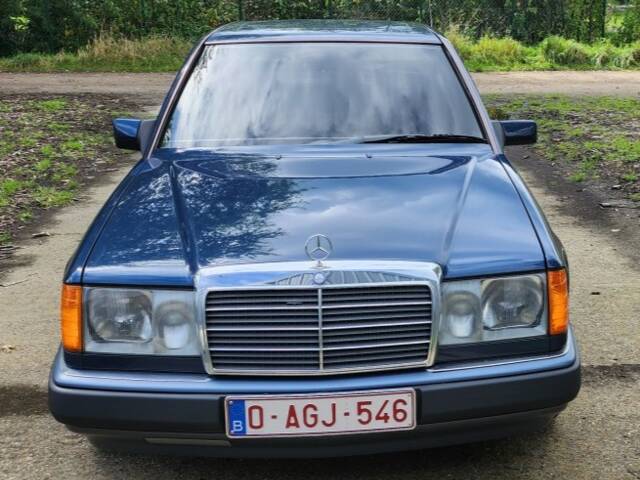 Image 1/5 of Mercedes-Benz 230 E (1989)