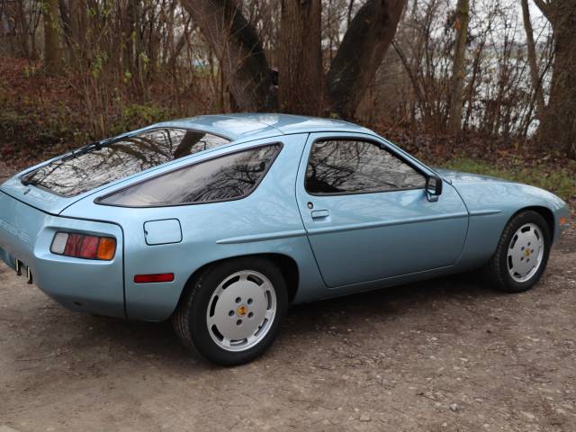 Porsche 928 - Gesamt Hinten