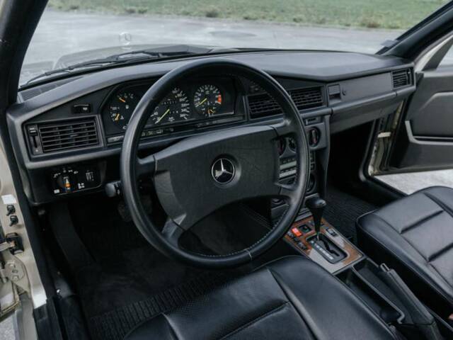 Mercedes-Benz 190 E 2.3-16