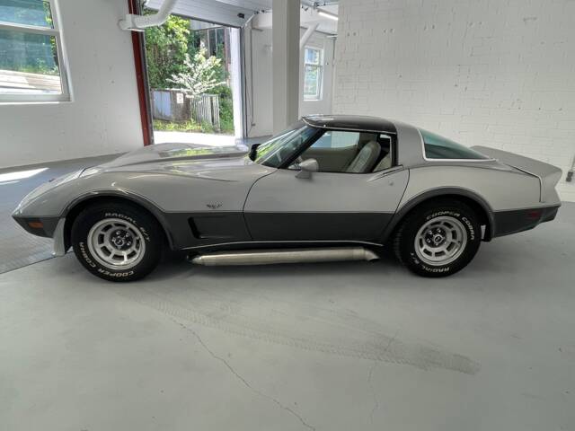 Chevrolet Corvette 25th Anniversary