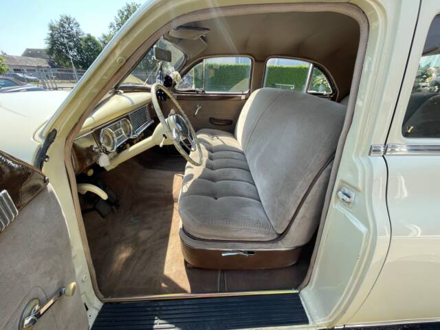 Packard Deluxe Eight Club Sedan
