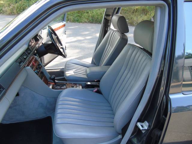Mercedes-Benz 260 E Lang