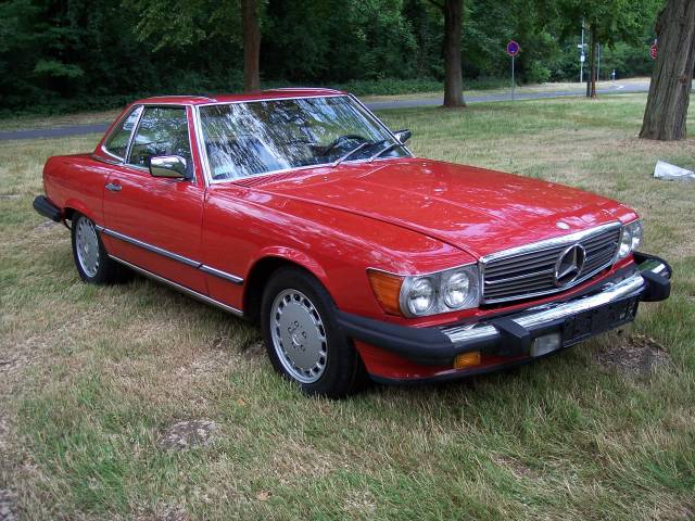 Mercedes-Benz 560 SL
