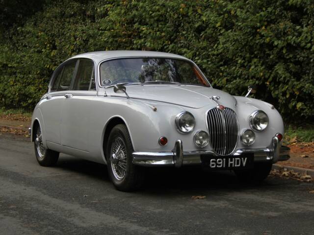 Image 1/17 of Jaguar Mk II 3.4 (1961)