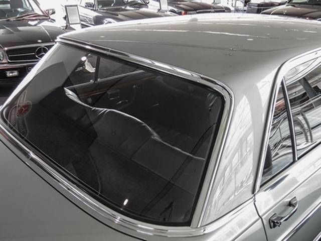 Mercedes-Benz 300 SEL 3.5