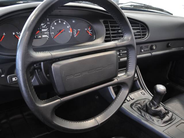 Porsche 944 S2