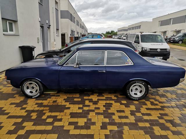 Image 1/9 de Opel Rekord 1900 S (1969)